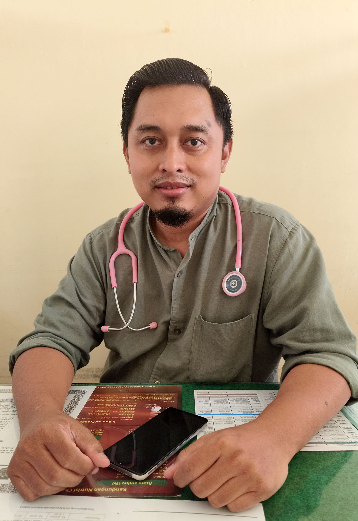 dr.Wisnu Sanjaya, Sp.PD, Setiap Hari Bolak Balik Kota-Sondosia Untuk Melayani Pasien RSUD Sondosia